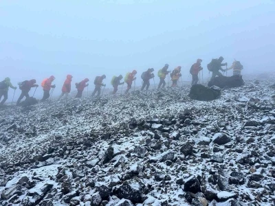 Vanlı dağcılar 7 günde Türkiye’nin en yüksek üç zirvesine çıktı
