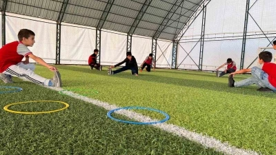 Varto’da futbol kursu sürüyor
