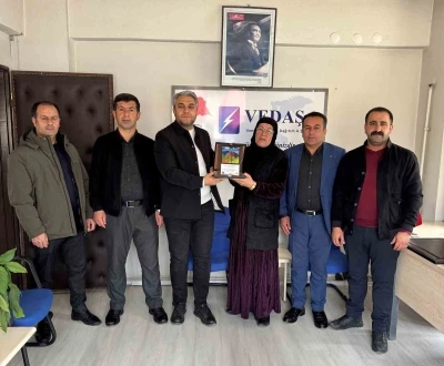 VEDAŞ ekiplerine muhtarlardan anlamlı teşekk&uuml;r
