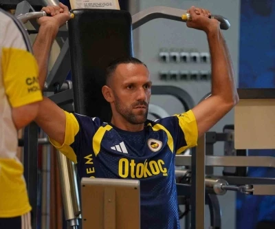Vedat Muriqi, &ccedil;alışmalara başladı

