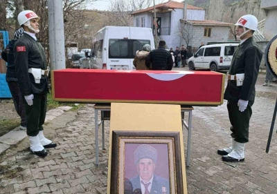 Vefat eden Kıbrıs gazisi askeri t&ouml;renle toprağa verildi
