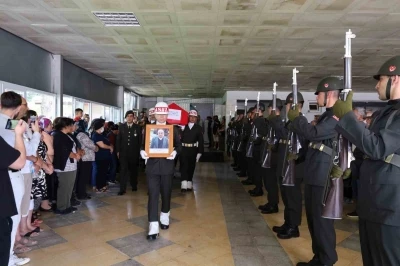 Vefat eden Kıbrıs Gazisi son yolculuğuna uğurlandı
