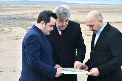 Vekil Ataş ve Başkan Bağlamış, Jeotermal Sera OTB&rsquo;deki &ccedil;alışmaları inceledi
