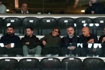 Vincenzo Montella, Başakşehir - Beşiktaş ma&ccedil;ını trib&uuml;nden takip etti
