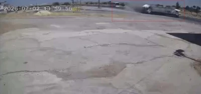 Viranşehir&rsquo;deki &ouml;l&uuml;ml&uuml; trafik kazasının g&uuml;venlik kamerası g&ouml;r&uuml;nt&uuml;leri ortaya &ccedil;ıktı
