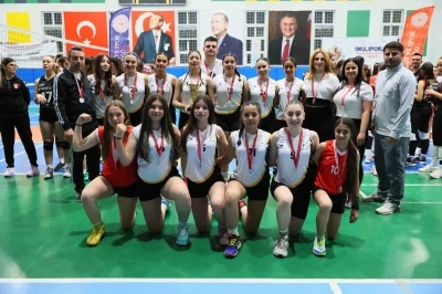 Voleybol K&uuml;&ccedil;&uuml;k Kızlar Gelişim Ligi sona erdi
