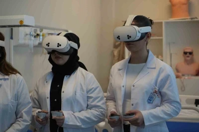 VR g&ouml;zl&uuml;ğ&uuml; takıp damar yolunu 3 boyutlu buluyorlar
