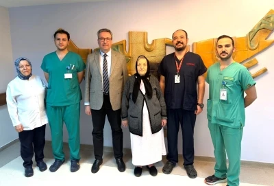 V&uuml;cudundan 3,7 kiloluk t&uuml;m&ouml;r &ccedil;ıkartılan hasta sağlığına kavuştu
