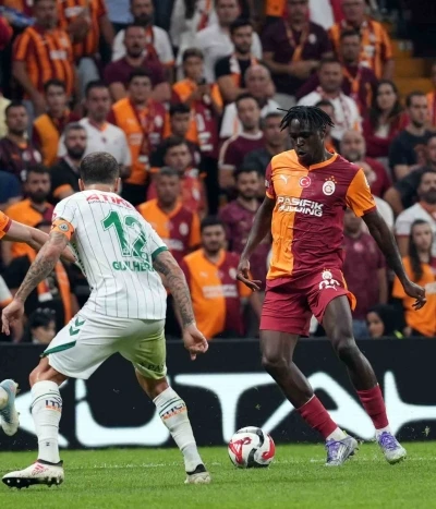 Wilfried Singo: &quot;Benim için önemli olan sahada performans göstermek&quot;
