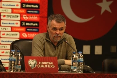 Willy Sagnol: &quot;Türkiye güçlü bir takım&quot;

