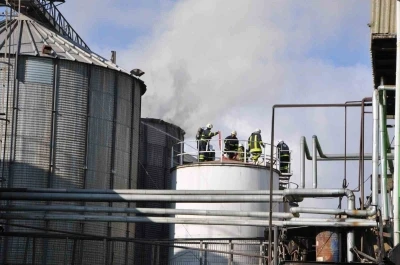 Yağ fabrikasında yangın
