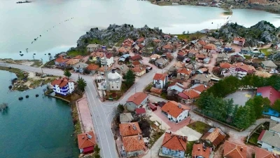 Yağış manzarası şaşırttı, Pınarbaşı deniz oldu
