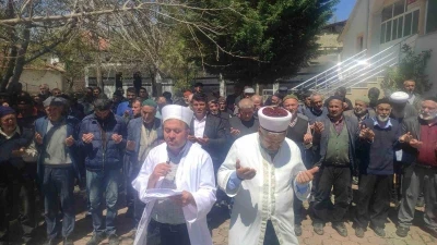 Yağmur dualarının yerini ş&uuml;k&uuml;r duaları aldı
