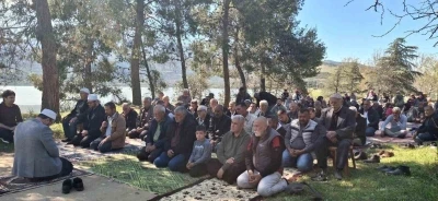 Yağmurun ardından ş&uuml;k&uuml;r duası
