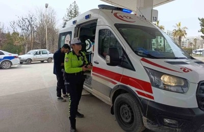 Yakıt almak isteyen iki motosiklet &ccedil;arpıştı: 1 yaralı