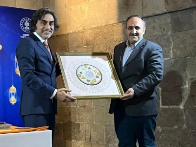 Yakutiye Medresesi&rsquo;nde, tefekk&uuml;r dolu bir buluşma
