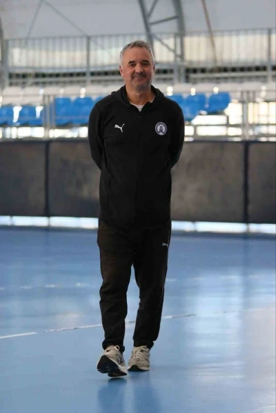 Yalıkavakspor Başantrenörü Özcan: &quot;Hedefimizden ayrılmadan yola devam ediyoruz&quot;
