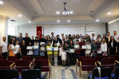 Yalova&rsquo;da Dilimizin Zenginlikleri &ouml;d&uuml;l t&ouml;reni
