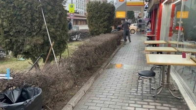 Yan bakma kavgasında biri ağır 2 kişi bı&ccedil;aklanarak yaralandı
