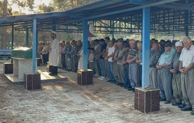 Yangında ölen nene ve torun yan yana toprağa verildi
