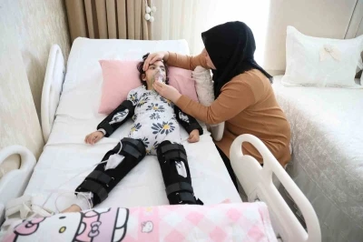 &rsquo;Yanlış iğne&rsquo; iddiasıyla yatalak olan 4 yaşındaki Mihra yaşam m&uuml;cadelesi veriyor
