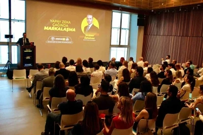 Yapay zeka &ccedil;ağında markalaşma İzmir&rsquo;de masaya yatırıldı
