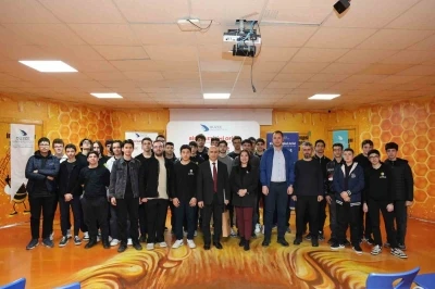 Yapay zeka ve geleceğin teknolojileri lise &ouml;ğrencileriyle buluştu
