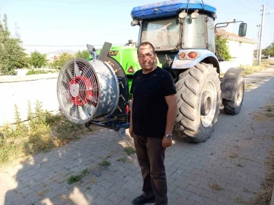 Yarımca köyünde sinek türlerine karşı ilaçlama çalışmaları
