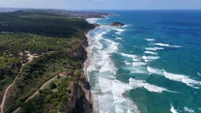 Yasak sonrası Şile sahilleri boş kaldı: Dalgalar havadan görüntülendi
