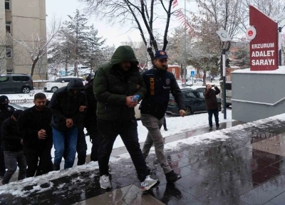 Yasal ara&ccedil; kiralama web sitesi kurarak vatandaşları dolandırdılar
