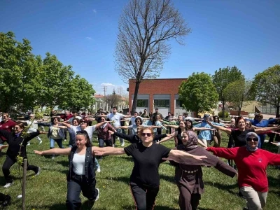Yaşlı bakımı &ouml;ğrencileri 60+ Tazelenme &Uuml;niversitesi&rsquo;ne konuk oldu
