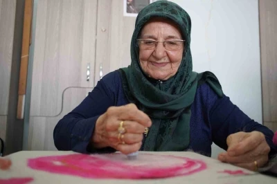 Yaşlı kadın gen&ccedil;lik hayalini ger&ccedil;ekleştiriyor
