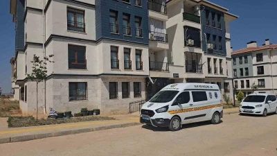 Yaşlı kadını &ouml;ld&uuml;r&uuml;p altınlarını &ccedil;alan zanlı bina g&ouml;revlisi &ccedil;ıktı
