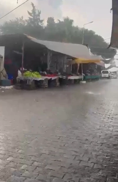 Yatağan&rsquo;da sağanak yağış etkili oldu
