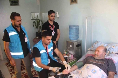 Yatalak hastalar evde sağlık hizmeti ile şifa buluyor
