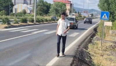Yaya geçidi var ama yayanın geçebileceği yol yok
