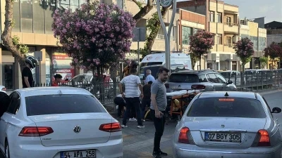 Yaya ge&ccedil;idinden ge&ccedil;erken otomobilin &ccedil;arptığı kadın yaralandı
