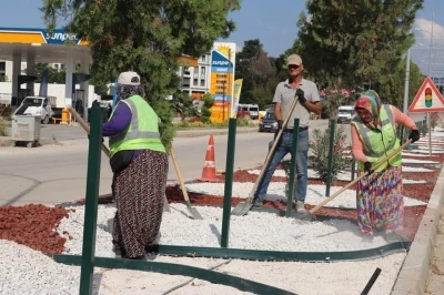 Yaya g&uuml;venliği i&ccedil;in orta ref&uuml;jlere demir &ccedil;it
