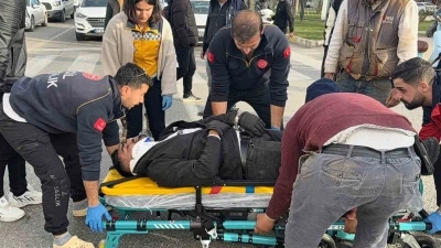 Yayaya &ccedil;arpmamak i&ccedil;in motosikleti devirdi: 1 yaralı
