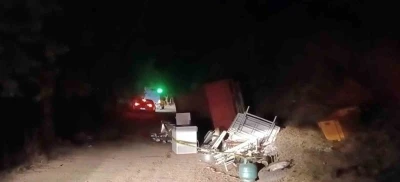 Yayla d&ouml;n&uuml;ş&uuml;nde devrilen kamyonetteki 1 kişi hayatını kaybetti, 1 kişi yaralandı
