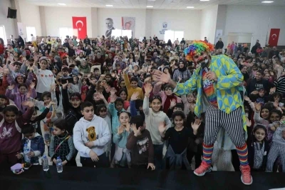 Yayladağı&rsquo;nda &ccedil;ocuk şenliği y&uuml;zleri g&uuml;ld&uuml;rd&uuml;
