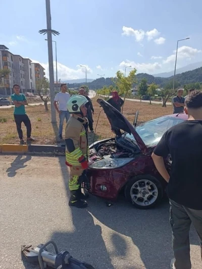 Yayladağı&rsquo;nda trafik kazası:6 yaralı
