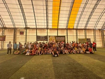 Yaz Kur’an kursu öğrencilerine halı saha turnuvası
