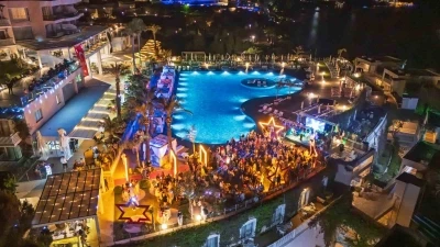 Yaz sezonu Bodrum&rsquo;da g&ouml;rkemli geceyle başladı
