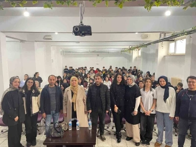 Yazar Naşide Can, &Ccedil;ermik Fen Lisesinde konferans verdi

