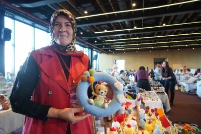 Yeğeninin alerjisi nedeniyle yaptığı k&uuml;&ccedil;&uuml;k hediye, b&uuml;y&uuml;k bir emek hikayesine d&ouml;n&uuml;şt&uuml;
