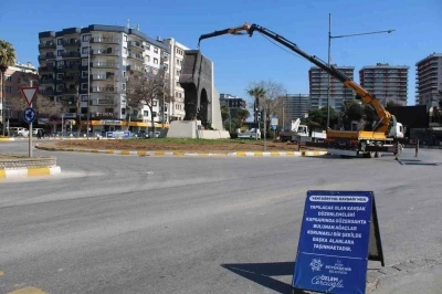 Yeni D&ouml;rtyol K&ouml;pr&uuml;l&uuml; Kavşağı Projesi&rsquo;nde &ccedil;alışmalar başladı

