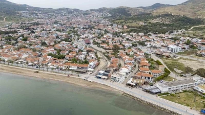 Yeni Fo&ccedil;a&rsquo;da tarihi dere yatağı g&uuml;&ccedil;lendiriliyor

