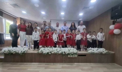Yeni okulda ilk sahne

