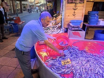 Yeni sezon Eskişehir balık pazarını canlandırdı
